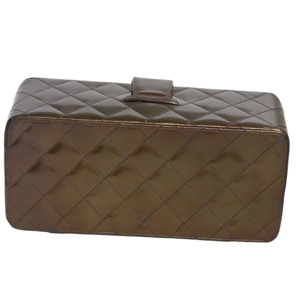 CHANEL Vintage Iridescent Olive Green Patent Leather Vanity Bag - Picture 8 of 15